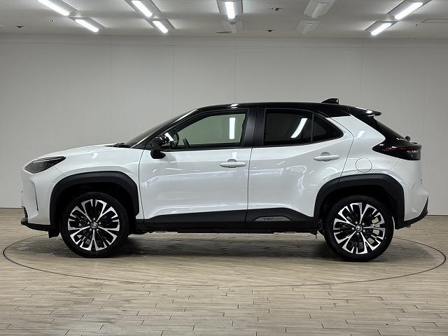 ヤリスクロス Ｚ　純正８インチナビ／全方位カメラ／地デジ／シートヒーター／ステアリングヒーター／レーダークルコン／レーンキープアシスト／ＬＥＤヘッドライト／ＢＳＭ／ＥＴＣ／電動パーキングブレーキ／スマートキー（26枚目）