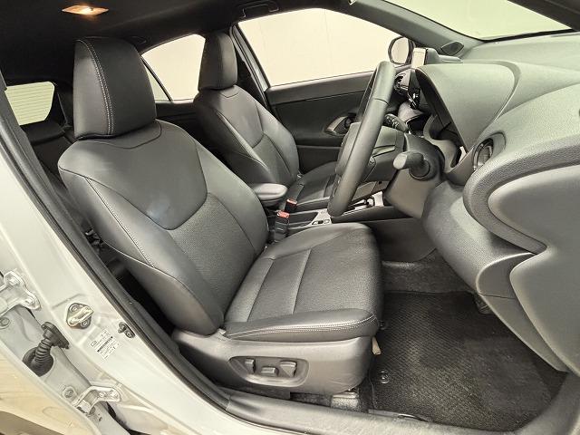 ヤリスクロス Ｚ　純正８インチナビ／全方位カメラ／地デジ／シートヒーター／ステアリングヒーター／レーダークルコン／レーンキープアシスト／ＬＥＤヘッドライト／ＢＳＭ／ＥＴＣ／電動パーキングブレーキ／スマートキー（33枚目）