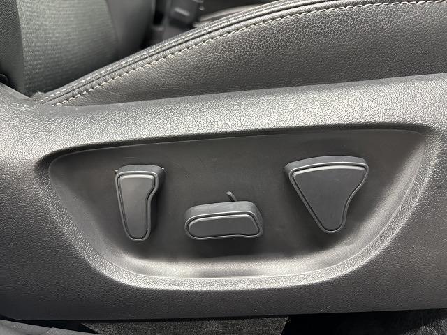 ヤリスクロス Ｚ　純正８インチナビ／全方位カメラ／地デジ／シートヒーター／ステアリングヒーター／レーダークルコン／レーンキープアシスト／ＬＥＤヘッドライト／ＢＳＭ／ＥＴＣ／電動パーキングブレーキ／スマートキー（34枚目）