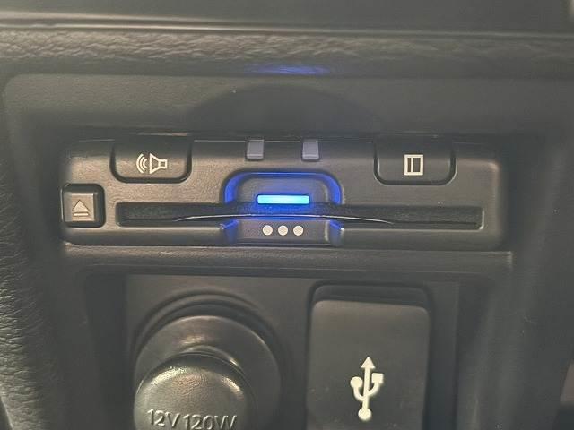 デリカＤ：５ Ｐ　純正１０インチナビ／全方位カメラ／レーダークルコン／パワーバックドア／パワーシート／シートヒーター／ステアリングヒーター／衝突軽減ブレーキ／レーンキープアシスト／両側電動スライド／ＢＳＭ／ＥＴＣ（8枚目）