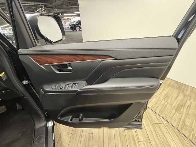 デリカＤ：５ Ｐ　純正１０インチナビ／全方位カメラ／レーダークルコン／パワーバックドア／パワーシート／シートヒーター／ステアリングヒーター／衝突軽減ブレーキ／レーンキープアシスト／両側電動スライド／ＢＳＭ／ＥＴＣ（37枚目）