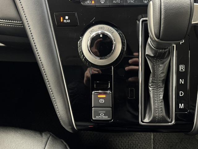 デリカＤ：５ Ｐ　純正１０インチナビ／全方位カメラ／レーダークルコン／パワーバックドア／パワーシート／シートヒーター／ステアリングヒーター／衝突軽減ブレーキ／レーンキープアシスト／両側電動スライド／ＢＳＭ／ＥＴＣ（56枚目）