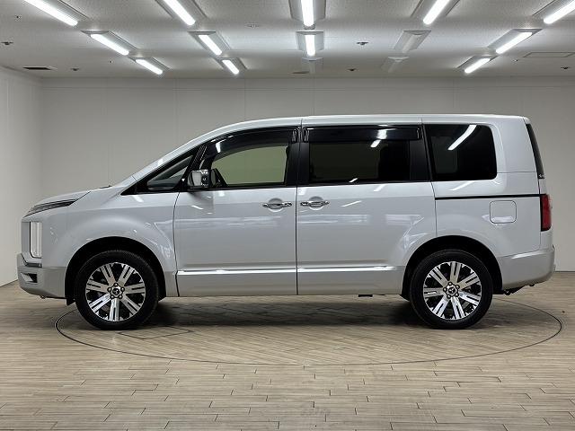 デリカＤ：５ Ｐ　純正１０インチナビ／バックカメラ／レーダークルコン／パワーバックドア／パワーシート／シートヒーター／ステアリングヒーター／衝突軽減ブレーキ／レーンキープアシスト／両側電動スライド／ＢＳＭ／ＥＴＣ／（26枚目）