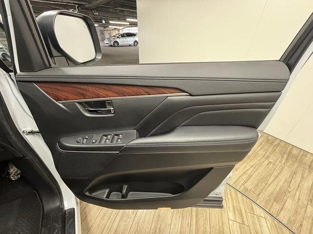 デリカＤ：５ Ｐ　純正１０インチナビ／バックカメラ／レーダークルコン／パワーバックドア／パワーシート／シートヒーター／ステアリングヒーター／衝突軽減ブレーキ／レーンキープアシスト／両側電動スライド／ＢＳＭ／ＥＴＣ／（37枚目）