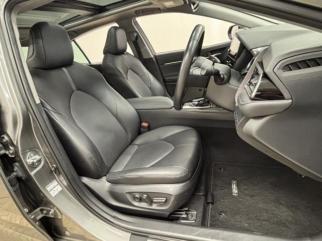 カムリ Ｇレザーパッケージ　サンルーフ／黒革シート／純正９インチナビ／地デジ／全周囲カメラ／レーダークルコン／レーンキープアシスト／パワーシート／シートヒーター／ＢＳＭ／ＥＴＣＬＥＤヘッドライト／オートハイビーム（5枚目）