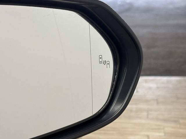 カムリ Ｇレザーパッケージ　サンルーフ／黒革シート／純正９インチナビ／地デジ／全周囲カメラ／レーダークルコン／レーンキープアシスト／パワーシート／シートヒーター／ＢＳＭ／ＥＴＣＬＥＤヘッドライト／オートハイビーム（9枚目）