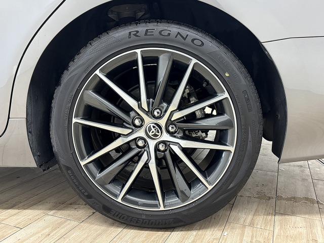 カムリ Ｇレザーパッケージ　サンルーフ／黒革シート／純正９インチナビ／地デジ／全周囲カメラ／レーダークルコン／レーンキープアシスト／パワーシート／シートヒーター／ＢＳＭ／ＥＴＣＬＥＤヘッドライト／オートハイビーム（31枚目）