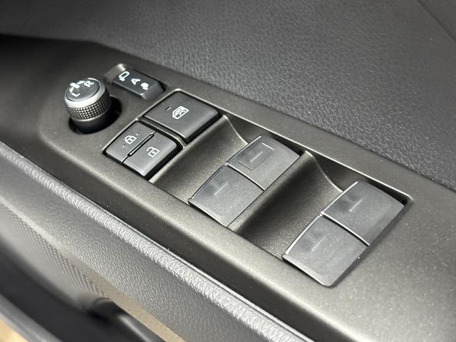 カムリ Ｇレザーパッケージ　サンルーフ／黒革シート／純正９インチナビ／地デジ／全周囲カメラ／レーダークルコン／レーンキープアシスト／パワーシート／シートヒーター／ＢＳＭ／ＥＴＣＬＥＤヘッドライト／オートハイビーム（40枚目）