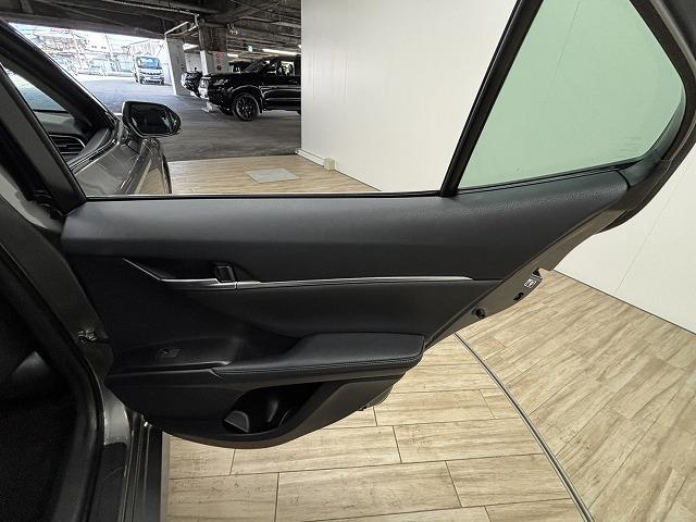 カムリ Ｇレザーパッケージ　サンルーフ／黒革シート／純正９インチナビ／地デジ／全周囲カメラ／レーダークルコン／レーンキープアシスト／パワーシート／シートヒーター／ＢＳＭ／ＥＴＣＬＥＤヘッドライト／オートハイビーム（42枚目）