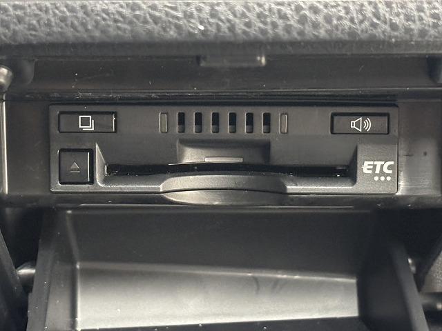 カムリ Ｇレザーパッケージ　サンルーフ／黒革シート／純正９インチナビ／地デジ／全周囲カメラ／レーダークルコン／レーンキープアシスト／パワーシート／シートヒーター／ＢＳＭ／ＥＴＣＬＥＤヘッドライト／オートハイビーム（57枚目）