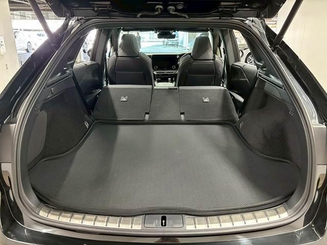 ＲＸ ＲＸ５００ｈ　Ｆスポーツパフォーマンス　サンルーフ／純正１４インチナビ／全方位カメラ／ベンチレーション／レーダークルコン／レーンキープアシスト／パワーバックドア／パーキングアシスト／パワーシート／シートメモリー／ＢＳＭ／ＥＴＣ２．０（13枚目）