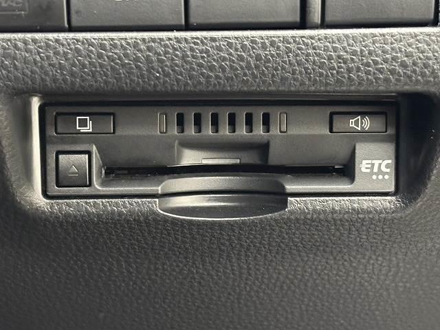 ハリアー Ｇ　デジタルインナーミラー／レーダークルコン／レーンキープアシスト／パワーバックドア／パワーシート／ハーフレザー／純正ナビ／地デジ／バックカメラ／ＢＳＭ／ＥＴＣ／ＬＥＤヘッドライト／オートハイビーム（12枚目）