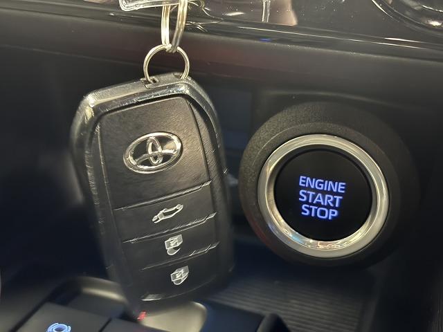 ハリアー Ｇ　デジタルインナーミラー／レーダークルコン／レーンキープアシスト／パワーバックドア／パワーシート／ハーフレザー／純正ナビ／地デジ／バックカメラ／ＢＳＭ／ＥＴＣ／ＬＥＤヘッドライト／オートハイビーム（60枚目）