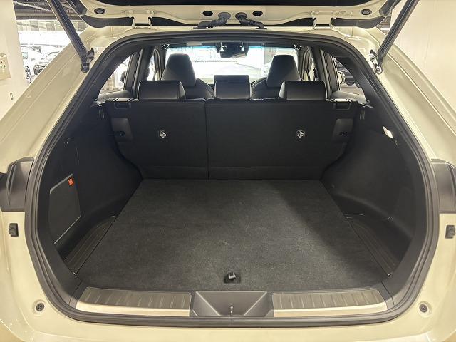 ハリアー Ｚ　レザーパッケージ　モデリスタエアロ／ベンチレーション／ＪＢＬサウンド／純正１２．３インチナビ／全全周囲／デジタルインナーミラー／黒革／シートメモリー／追従クルコン／レーンキープアシスト／パワーバックドア／ＢＳＭ／ＥＴＣ（60枚目）