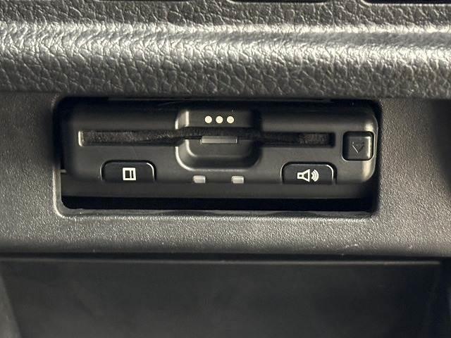 エルグランド 250ハイウェイスターS SDナビ地デジ/バックカメラ/10.1型後席モニター/両側電動/追従クルコン/衝突軽減/レーンキープ/LEDヘッドライト/ETC/スマートキー/オートエアコン/純正18インチAW(11枚目)