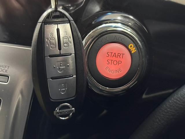 エルグランド 250ハイウェイスターS SDナビ地デジ/バックカメラ/10.1型後席モニター/両側電動/追従クルコン/衝突軽減/レーンキープ/LEDヘッドライト/ETC/スマートキー/オートエアコン/純正18インチAW(12枚目)