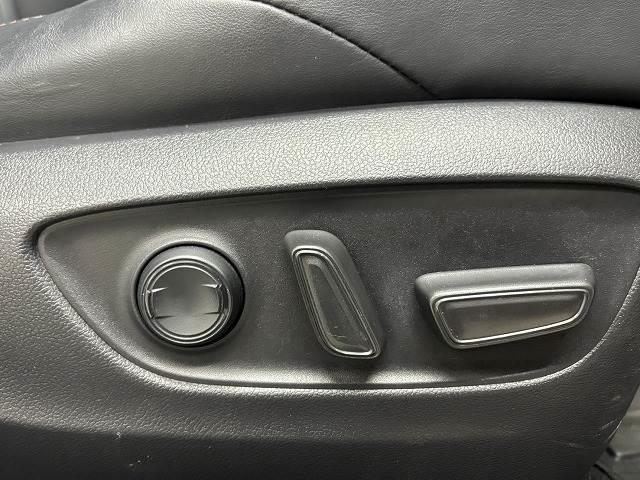 ＲＡＶ４ アドベンチャー　オフロードパッケージ　リフトアップ／純正９型ナビ／追従クルコン／ルーフキャリア／ダウンヒルアシスト／レーンキープアシスト／地デジ／バックカメラ／ＢＳＭ／ＥＴＣ２．０／パワーシート／ＬＥＤヘッドライト／オートハイビーム／（11枚目）