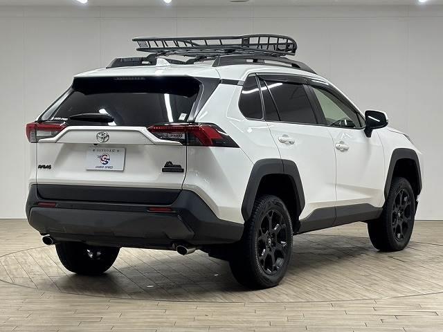 ＲＡＶ４ アドベンチャー　オフロードパッケージ　リフトアップ／純正９型ナビ／追従クルコン／ルーフキャリア／ダウンヒルアシスト／レーンキープアシスト／地デジ／バックカメラ／ＢＳＭ／ＥＴＣ２．０／パワーシート／ＬＥＤヘッドライト／オートハイビーム／（16枚目）