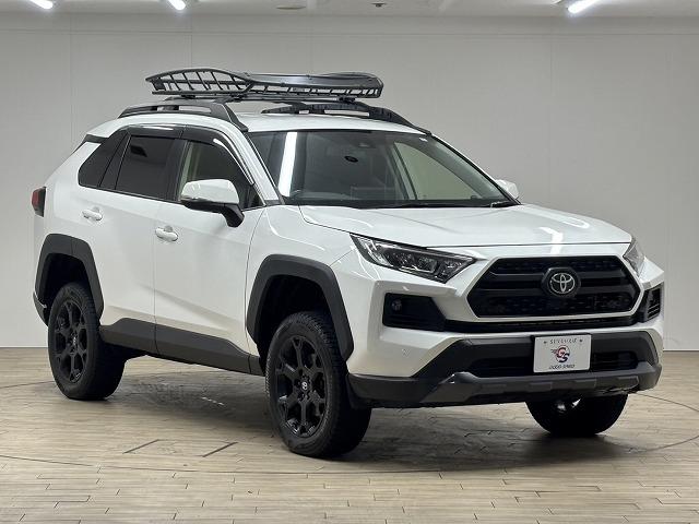 ＲＡＶ４ アドベンチャー　オフロードパッケージ　リフトアップ／純正９型ナビ／追従クルコン／ルーフキャリア／ダウンヒルアシスト／レーンキープアシスト／地デジ／バックカメラ／ＢＳＭ／ＥＴＣ２．０／パワーシート／ＬＥＤヘッドライト／オートハイビーム／（21枚目）