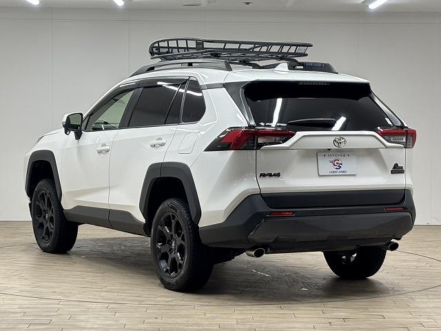 ＲＡＶ４ アドベンチャー　オフロードパッケージ　リフトアップ／純正９型ナビ／追従クルコン／ルーフキャリア／ダウンヒルアシスト／レーンキープアシスト／地デジ／バックカメラ／ＢＳＭ／ＥＴＣ２．０／パワーシート／ＬＥＤヘッドライト／オートハイビーム／（24枚目）