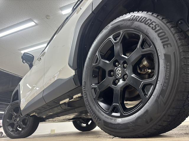 ＲＡＶ４ アドベンチャー　オフロードパッケージ　リフトアップ／純正９型ナビ／追従クルコン／ルーフキャリア／ダウンヒルアシスト／レーンキープアシスト／地デジ／バックカメラ／ＢＳＭ／ＥＴＣ２．０／パワーシート／ＬＥＤヘッドライト／オートハイビーム／（30枚目）