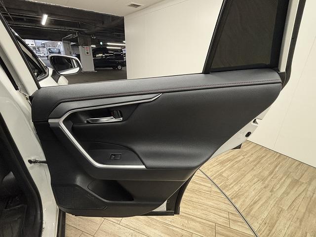 ＲＡＶ４ アドベンチャー　オフロードパッケージ　リフトアップ／純正９型ナビ／追従クルコン／ルーフキャリア／ダウンヒルアシスト／レーンキープアシスト／地デジ／バックカメラ／ＢＳＭ／ＥＴＣ２．０／パワーシート／ＬＥＤヘッドライト／オートハイビーム／（41枚目）