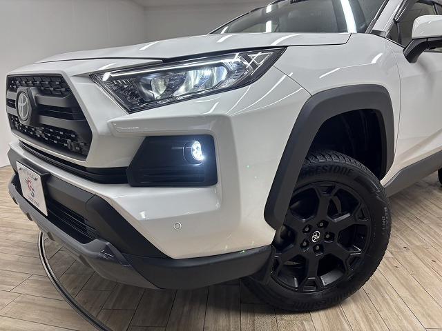 ＲＡＶ４ アドベンチャー　オフロードパッケージ　リフトアップ／純正９型ナビ／追従クルコン／ルーフキャリア／ダウンヒルアシスト／レーンキープアシスト／地デジ／バックカメラ／ＢＳＭ／ＥＴＣ２．０／パワーシート／ＬＥＤヘッドライト／オートハイビーム／（72枚目）