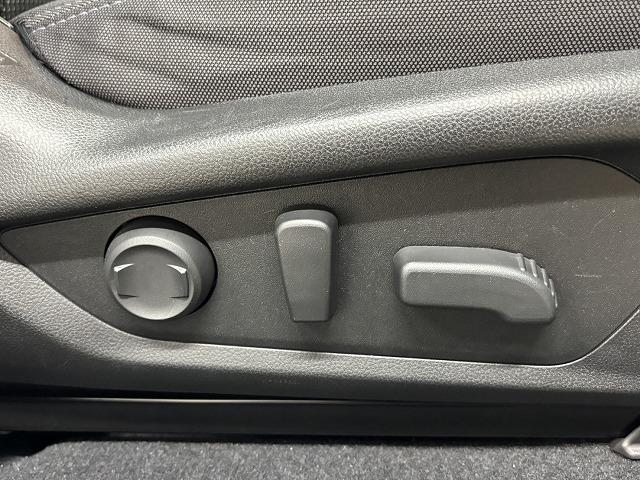 クロストレック リミテッド 11.6型センターインフォメーションディスプレイ/全周囲/追従クルコン/BSM/パワーシート/シートヒーター/LEDヘッドライト/ETC/スマートキー/オートエアコン/パドルシフト(34枚目)