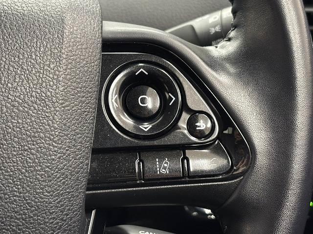 プリウス Ｓ　純正ナビ／バックカメラ／追従クルコン／セーフティセンス／オートハイビーム／オートライト／ＬＥＤヘッドライト／ＥＴＣ／スマートキー／オートエアコン／オートライト／カーテンエアバック（8枚目）