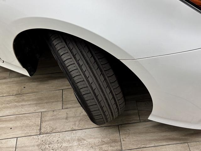 プリウス Ｓ　純正ナビ／バックカメラ／追従クルコン／セーフティセンス／オートハイビーム／オートライト／ＬＥＤヘッドライト／ＥＴＣ／スマートキー／オートエアコン／オートライト／カーテンエアバック（32枚目）