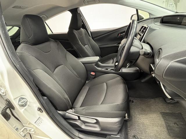 プリウス Ｓ　純正ナビ／バックカメラ／追従クルコン／セーフティセンス／オートハイビーム／オートライト／ＬＥＤヘッドライト／ＥＴＣ／スマートキー／オートエアコン／オートライト／カーテンエアバック（33枚目）