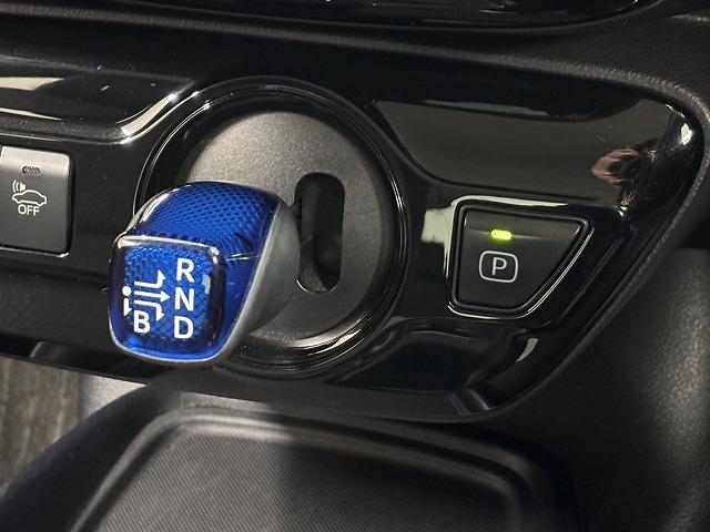 プリウス Ｓ　純正ナビ／バックカメラ／追従クルコン／セーフティセンス／オートハイビーム／オートライト／ＬＥＤヘッドライト／ＥＴＣ／スマートキー／オートエアコン／オートライト／カーテンエアバック（55枚目）