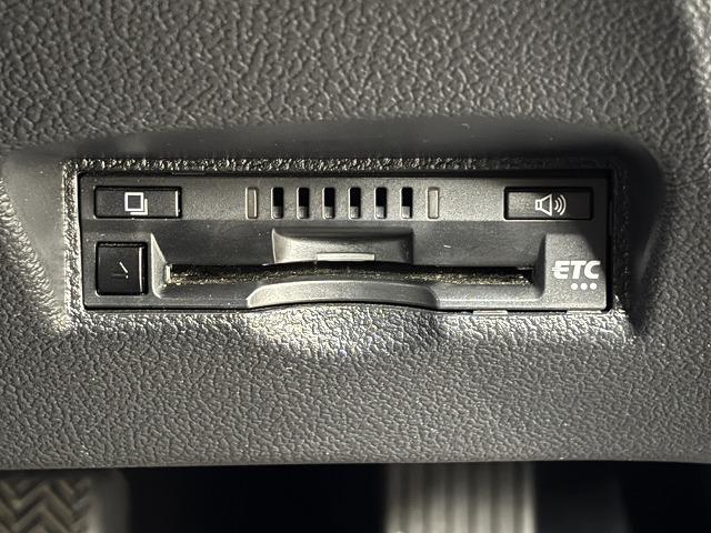 プリウス Ｓ　純正ナビ／バックカメラ／追従クルコン／セーフティセンス／オートハイビーム／オートライト／ＬＥＤヘッドライト／ＥＴＣ／スマートキー／オートエアコン／オートライト／カーテンエアバック（59枚目）