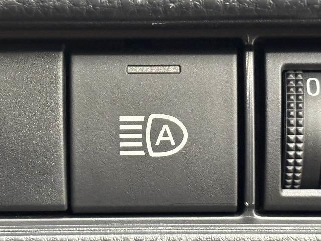 プリウス Ｚ　ワンオーナー／純正１２．３型ナビ地デジ／全周囲／衝突軽減／追従クルコン／シートベンチレーション／ステアリングヒーター／オートハイビーム／電動リアゲート／ＬＥＤヘッドライト／ＥＴＣ／ワイヤレス充電器（10枚目）