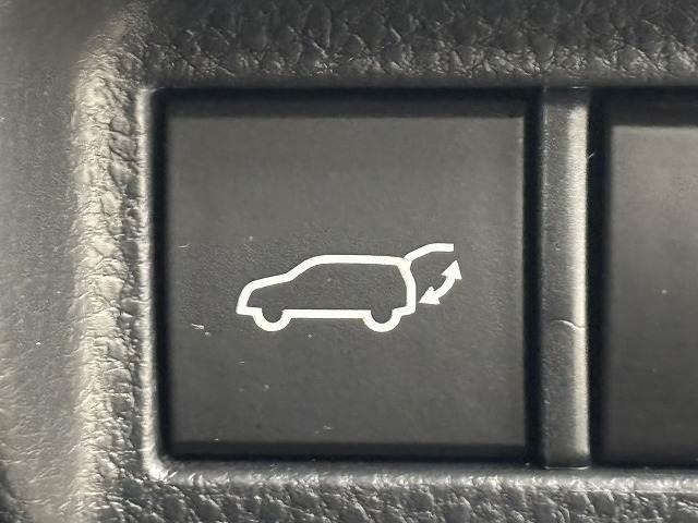 ハリアーハイブリッド Ｚ　４ＷＤ／モデリスタ／全周囲／純正１２．３インチナビ／ＪＢＬサウンド／デジタルインナーミラー／レーダークルコン／パワーバックドア／レーンキープアシスト／パワーシート／ＢＳＭ／ＥＴＣ／ＬＥＤヘッドライト（11枚目）