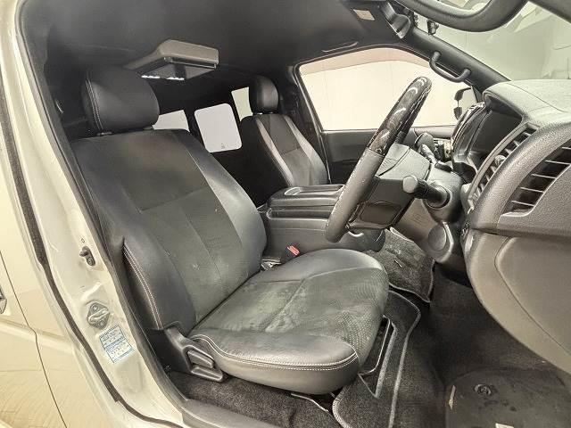 ハイエースバン スーパーＧＬダークプライム２　モデリスタ／荷室フローリング仕様／ＡＣ１００Ｖ／寒冷地仕様／後席フリップダウンモニター／純正ナビ／バックカメラ／ＢＡＺＡＬＴ１５インチＡＷ／純正ナビ地デジ／レーンキープアシスト（5枚目）