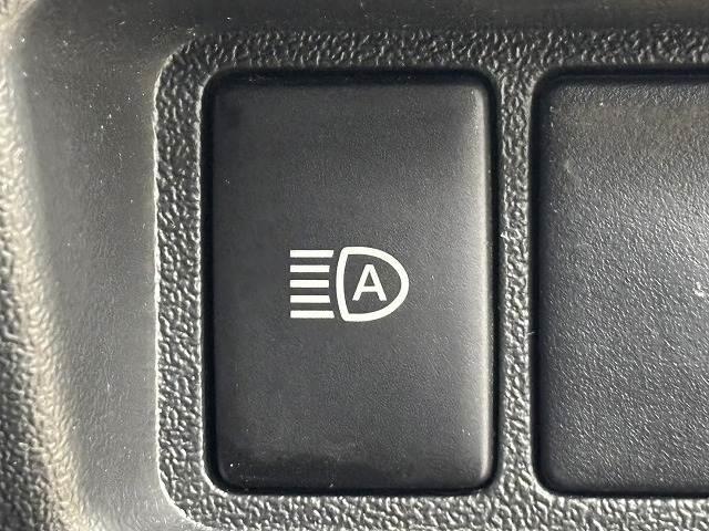 ハイエースバン スーパーＧＬダークプライム２　モデリスタ／荷室フローリング仕様／ＡＣ１００Ｖ／寒冷地仕様／後席フリップダウンモニター／純正ナビ／バックカメラ／ＢＡＺＡＬＴ１５インチＡＷ／純正ナビ地デジ／レーンキープアシスト（9枚目）