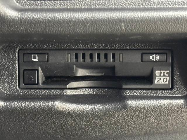 ハイエースバン スーパーＧＬダークプライム２　モデリスタ／荷室フローリング仕様／ＡＣ１００Ｖ／寒冷地仕様／後席フリップダウンモニター／純正ナビ／バックカメラ／ＢＡＺＡＬＴ１５インチＡＷ／純正ナビ地デジ／レーンキープアシスト（11枚目）