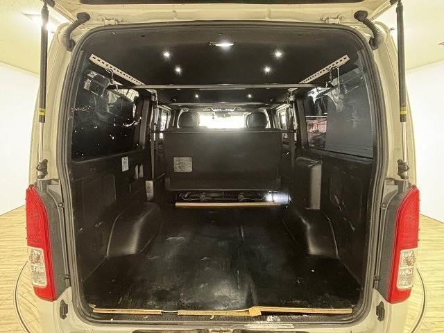 ハイエースバン スーパーＧＬダークプライム２　モデリスタ／荷室フローリング仕様／ＡＣ１００Ｖ／寒冷地仕様／後席フリップダウンモニター／純正ナビ／バックカメラ／ＢＡＺＡＬＴ１５インチＡＷ／純正ナビ地デジ／レーンキープアシスト（13枚目）