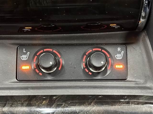 ヴェルファイア □Ｚ“Ｇ　エディション”　サンルーフ／ＪＢＬサウンド／後席フリップダウンモニター／本革シート／全周囲／純正１０．５インチナビ／レーダークルコン／パワーバックドア／パワーシート／シートメモリー／シートヒーター（11枚目）