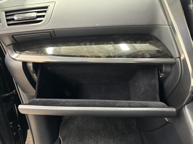 ヴェルファイア □Ｚ“Ｇ　エディション”　サンルーフ／ＪＢＬサウンド／後席フリップダウンモニター／本革シート／全周囲／純正１０．５インチナビ／レーダークルコン／パワーバックドア／パワーシート／シートメモリー／シートヒーター（32枚目）