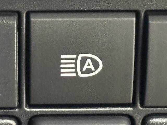 ランドクルーザープラド TX Lパッケージ・ブラックエディション ルーフレール/黒革/純正ナビ地デジ/Bluetooth搭載/バックカメラ/追従クルコン/レーンキープアシスト/衝突軽減/シートベンチレーション/パワーシート/オートハイビーム/(11枚目)