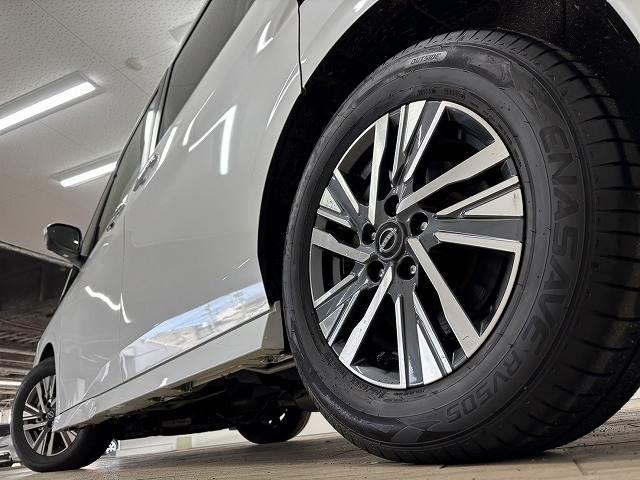 セレナ ハイウェイスターＶ　純正１２．３型ナビ／全周囲／両側電動スライド／プロパイロット／デジタルインナーミラー／ＢＳＭ／ＥＴＣ／電動パーキングブレーキ／地デジ／Ｂｌｕｅｔｏｏｔｈ／スマートキー／アイドリングストップ／両側電動（19枚目）