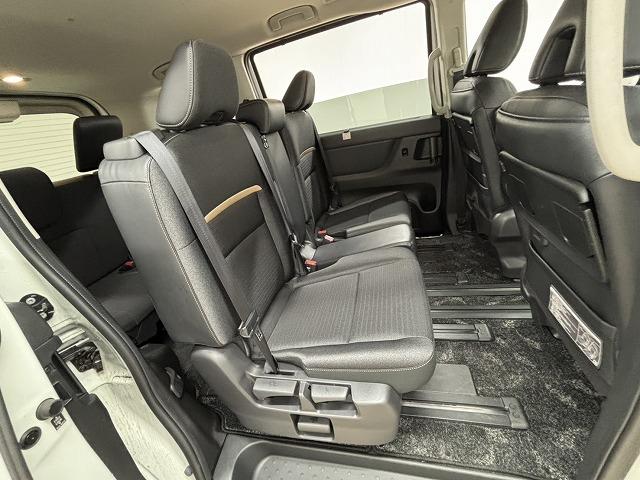 セレナ ハイウェイスターＶ　純正１２．３型ナビ／全周囲／両側電動スライド／プロパイロット／デジタルインナーミラー／ＢＳＭ／ＥＴＣ／電動パーキングブレーキ／地デジ／Ｂｌｕｅｔｏｏｔｈ／スマートキー／アイドリングストップ／両側電動（39枚目）