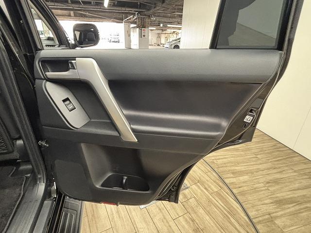 ランドクルーザープラド □ＴＸ“Ｌパッケージ”　ワンオーナー／サンルーフ／ＡＬＰＩＮＥ９型ナビ地デジ／バックカメラ／黒革／ルーフレール／シートベンチレーション／パワーシート／衝突軽減／ＬＥＤヘッドライト／ＥＴＣ／スマートキー／オートエアコン（42枚目）