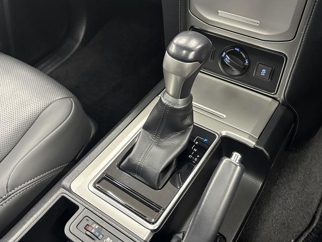 ランドクルーザープラド □ＴＸ“Ｌパッケージ”　ワンオーナー／サンルーフ／ＡＬＰＩＮＥ９型ナビ地デジ／バックカメラ／黒革／ルーフレール／シートベンチレーション／パワーシート／衝突軽減／ＬＥＤヘッドライト／ＥＴＣ／スマートキー／オートエアコン（56枚目）