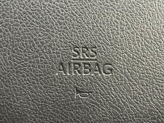 �f���A���G�A�o�b�N�𑕔��I