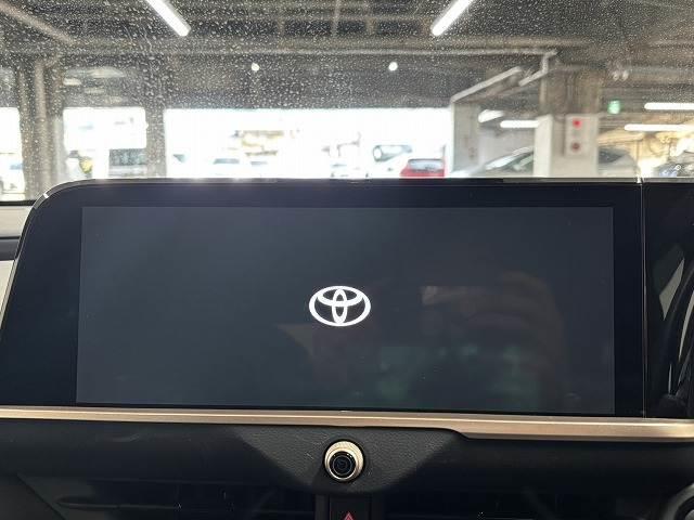 クラウンクロスオーバー Ｇ　“Ａｄｖａｎｃｅｄ”　純正１２．３インチナビ／地デジ／全方位カメラ／レーダークルコン／レーンキープアシスト／パワーバックドア／ＢＳＭ／ＥＴＣ／ＬＥＤヘッドライト／オートハイビーム／純正１９インチアルミホイール（3枚目）