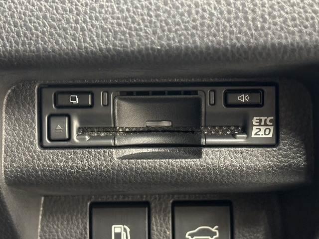 クラウンクロスオーバー Ｇ　“Ａｄｖａｎｃｅｄ”　純正１２．３インチナビ／地デジ／全方位カメラ／レーダークルコン／レーンキープアシスト／パワーバックドア／ＢＳＭ／ＥＴＣ／ＬＥＤヘッドライト／オートハイビーム／純正１９インチアルミホイール（11枚目）