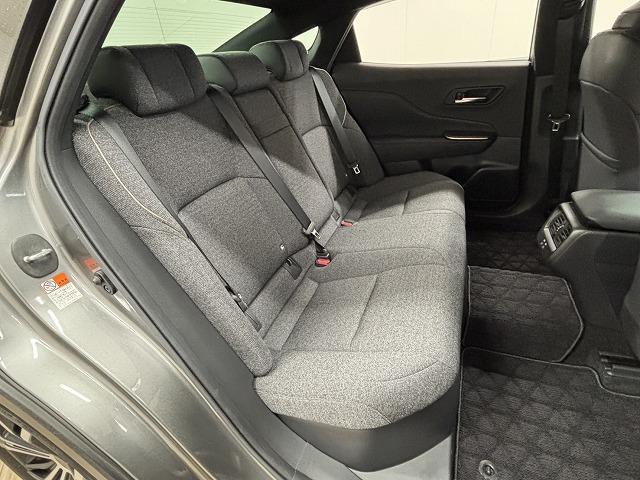 クラウンクロスオーバー Ｇ　“Ａｄｖａｎｃｅｄ”　純正１２．３インチナビ／地デジ／全方位カメラ／レーダークルコン／レーンキープアシスト／パワーバックドア／ＢＳＭ／ＥＴＣ／ＬＥＤヘッドライト／オートハイビーム／純正１９インチアルミホイール（40枚目）